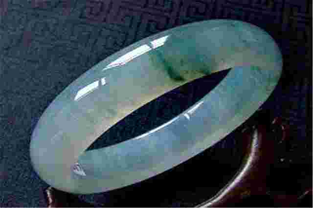 翡翠成品鉴定知识视频,翡翠鉴定视频专家鉴定视频-第2张图片-翡翠网