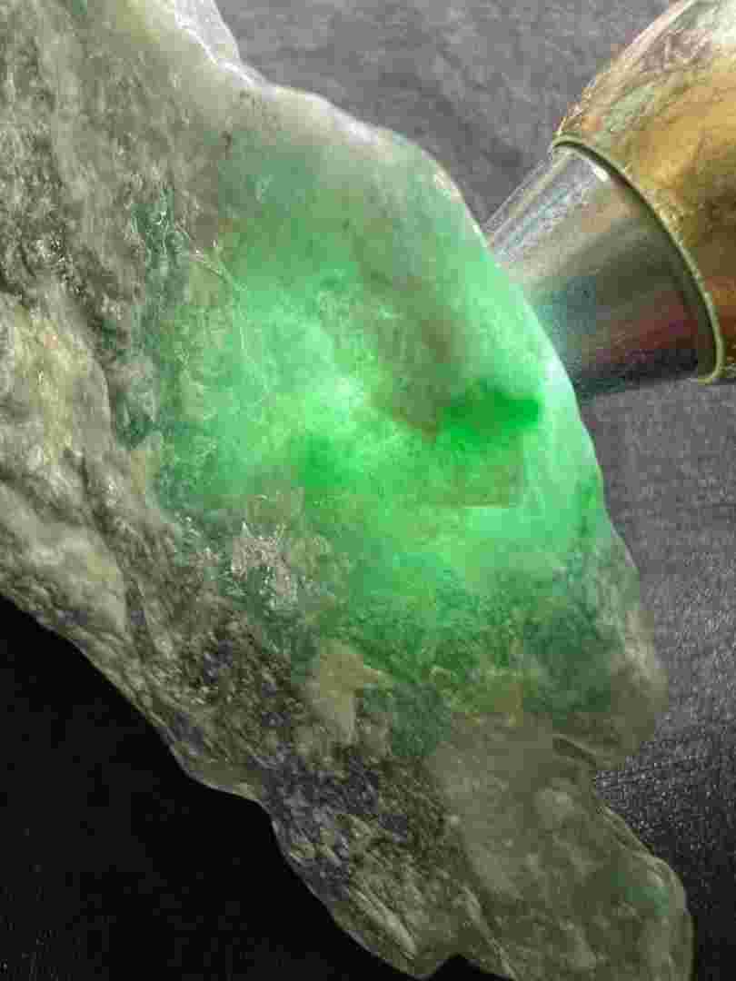 危料翡翠有升值空间吗,危料翡翠原石价格-第2张图片-翡翠网 危料翡翠有升值空间吗,危料翡翠原石价格-第2张图片-翡翠网