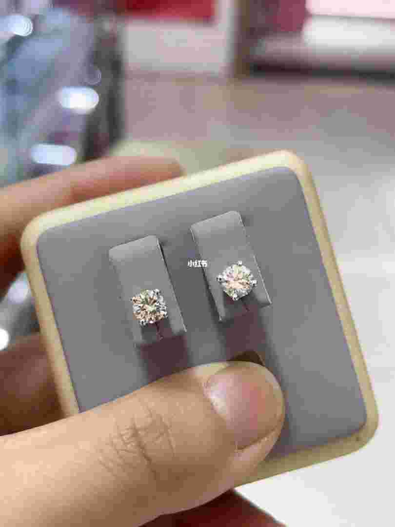 钻石耳钉30分与50分的最好看50分和70分钻石耳钉哪个好-第2张图片-翡翠网 钻石耳钉30分与50分的最好看50分和70分钻石耳钉哪个好-第2张图片-翡翠网