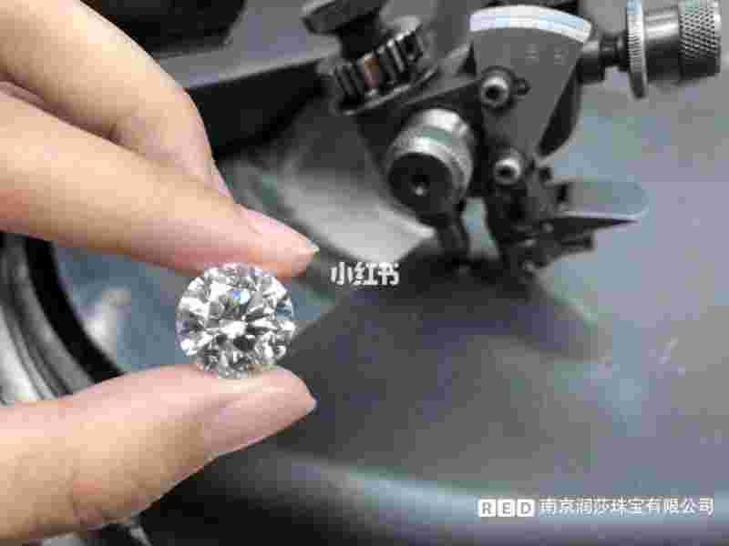一克拉钻石尺寸对照表,一克拉钻石多大-第2张图片-翡翠网