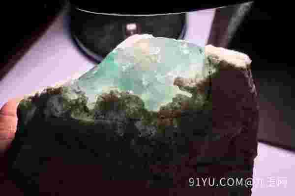 翡翠原石购买渠道,买翡翠原石去哪里买-第2张图片-翡翠网