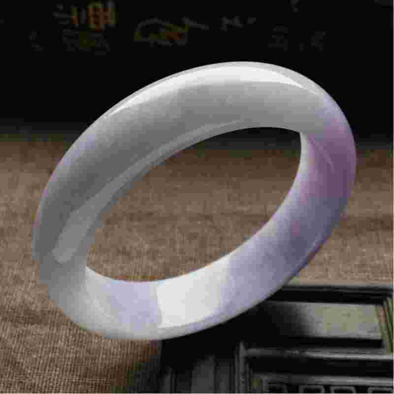 翡翠手镯什么样的适合年轻人带,翡翠手镯什么样的适合年轻人-第1张图片-翡翠网 翡翠手镯什么样的适合年轻人带,翡翠手镯什么样的适合年轻人-第1张图片-翡翠网