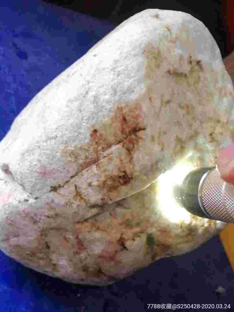 缅甸翡翠原石怎么辨别,怎样识别缅甸翡翠的好坏?-第1张图片-翡翠网