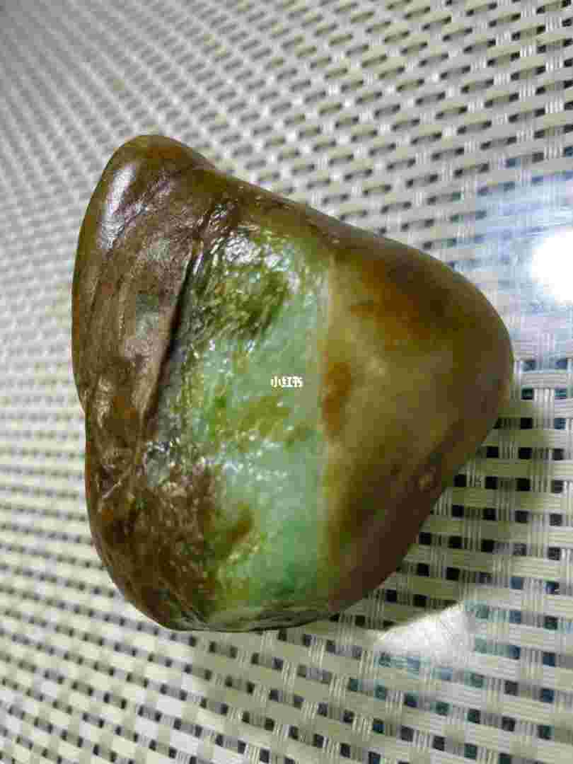 翡翠原石怎么辨别种水好坏翡翠原石怎么辨别种水好-第2张图片-翡翠网 翡翠原石怎么辨别种水好坏翡翠原石怎么辨别种水好-第2张图片-翡翠网