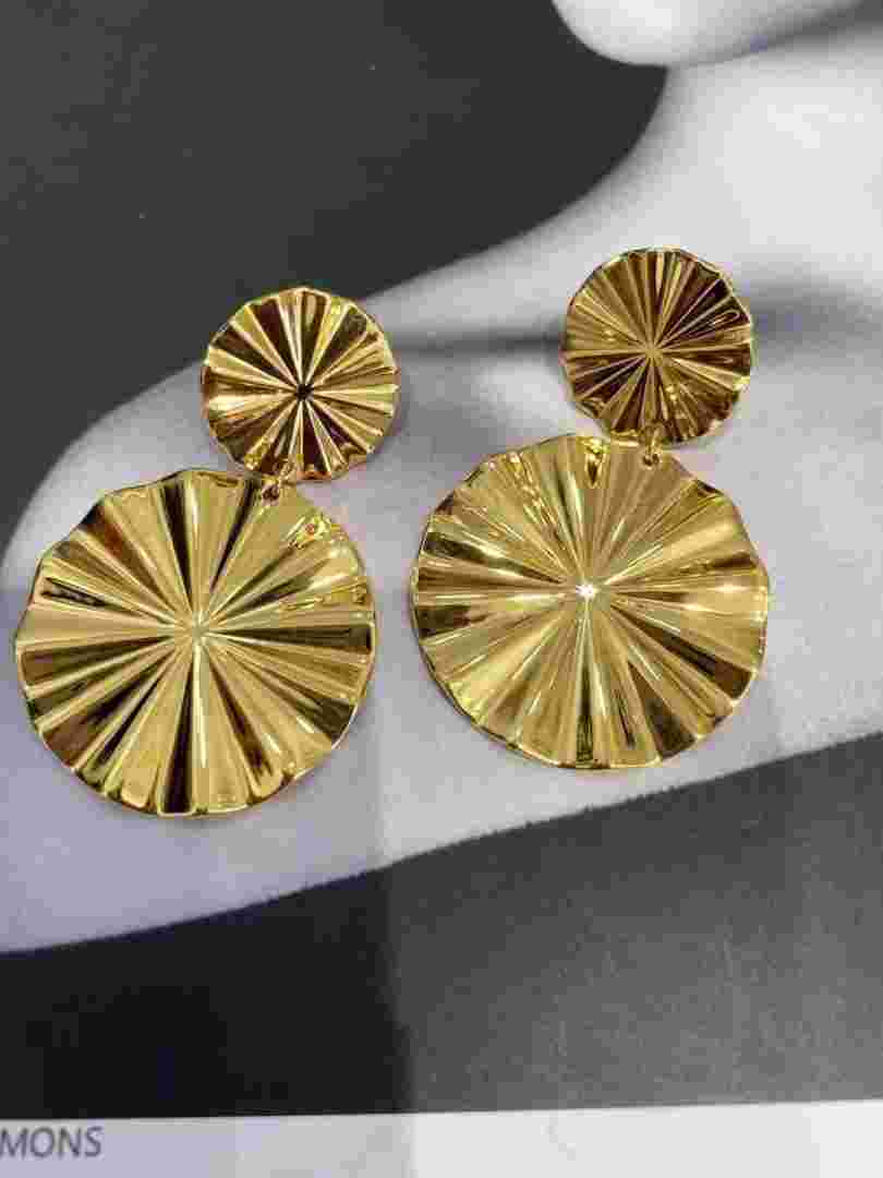 纯金耳环真实图片女,纯金耳环真实图片-第1张图片-翡翠网