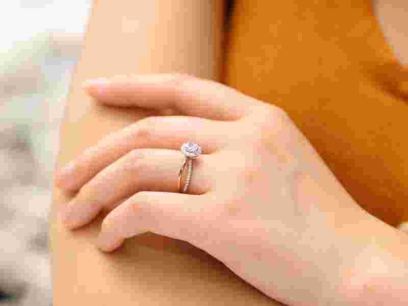 钻戒图片2019新款图片,钻戒图片2020新款图-第2张图片-翡翠网 钻戒图片2019新款图片,钻戒图片2020新款图-第2张图片-翡翠网