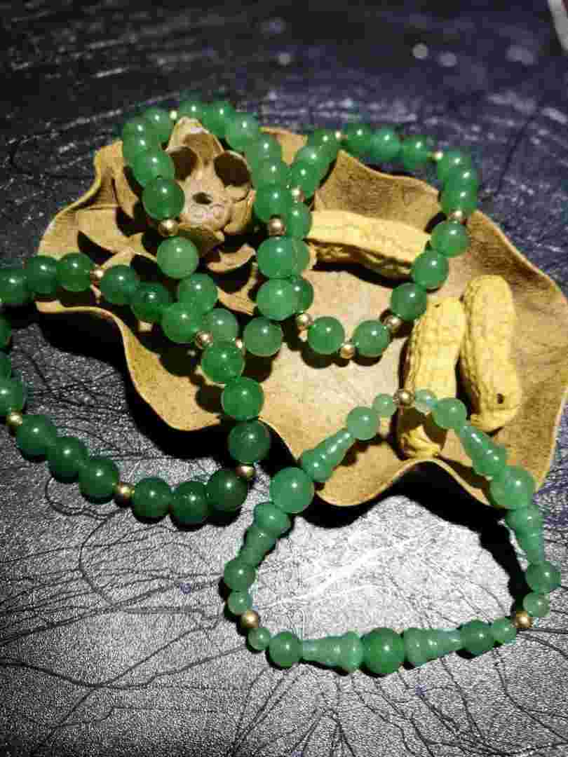 独龙玉与翡翠的区别独龙玉-第1张图片-翡翠网 独龙玉与翡翠的区别独龙玉-第1张图片-翡翠网