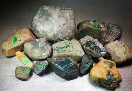 包含上海翡翠原石交易市场在哪里的词条-第1张图片-翡翠网 包含上海翡翠原石交易市场在哪里的词条-第1张图片-翡翠网