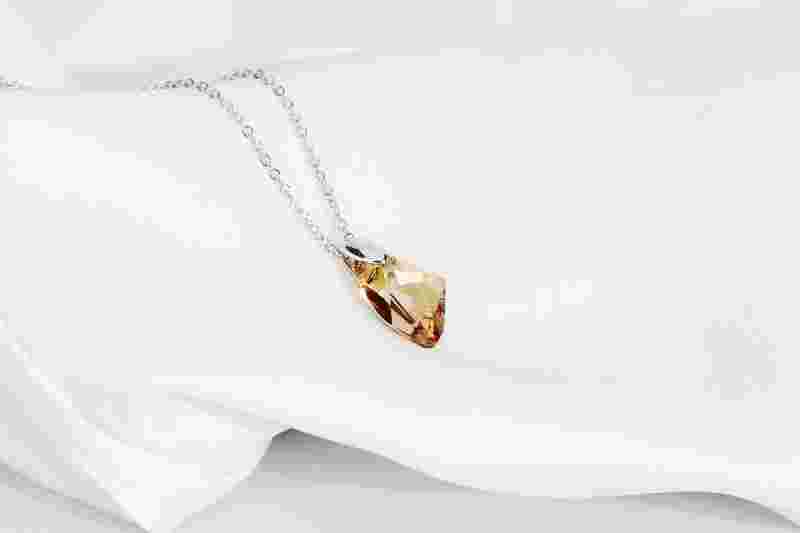 珠宝首饰产品介绍语,珠宝首饰产品介绍-第2张图片-翡翠网