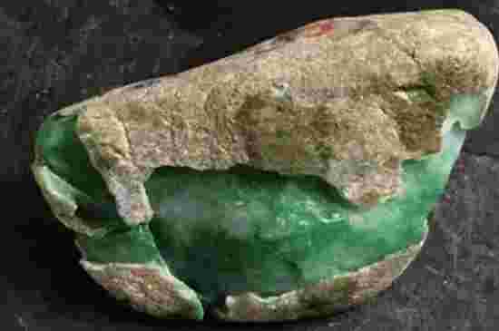 重庆翡翠原石怎么辨别,重庆有翡翠鉴定机构吗?-第1张图片-翡翠网 重庆翡翠原石怎么辨别,重庆有翡翠鉴定机构吗?-第1张图片-翡翠网