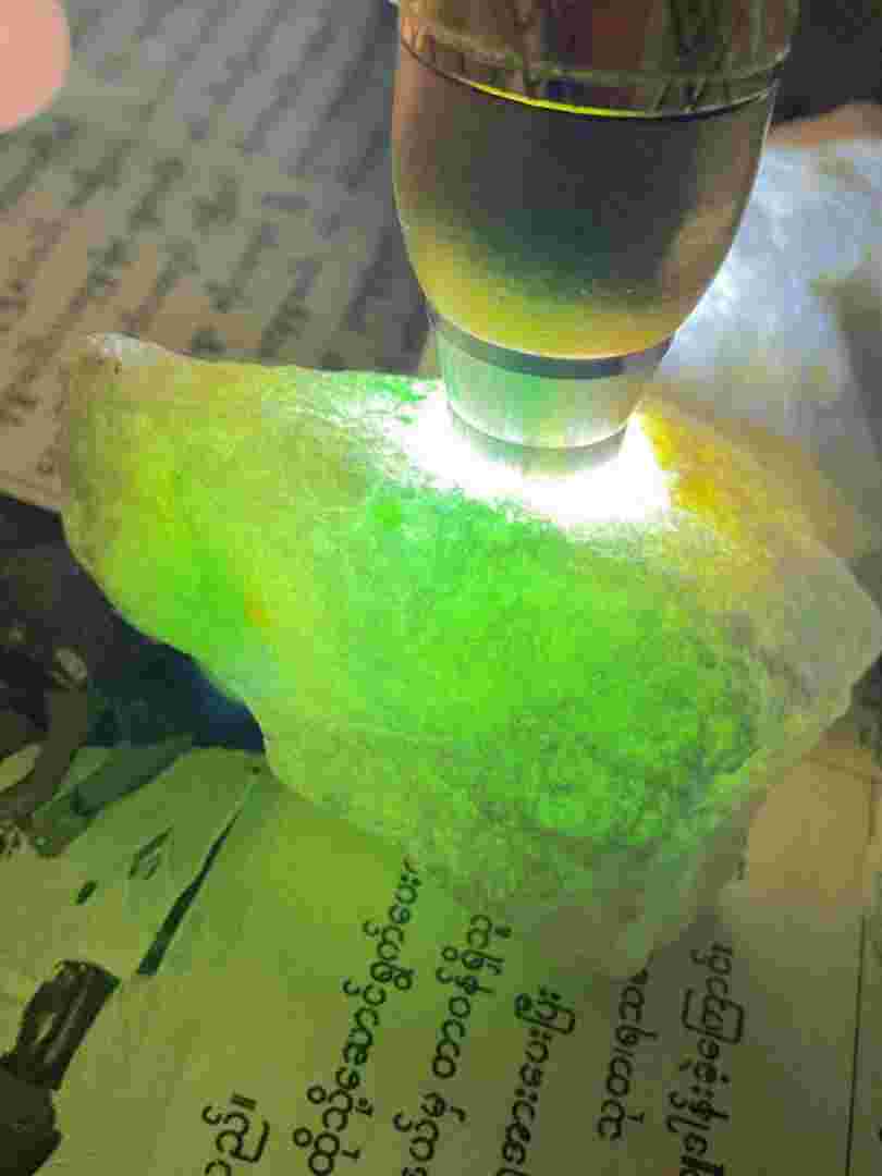 怎样辨别翡翠原石场口,怎样辨别翡翠原石-第2张图片-翡翠网 怎样辨别翡翠原石场口,怎样辨别翡翠原石-第2张图片-翡翠网