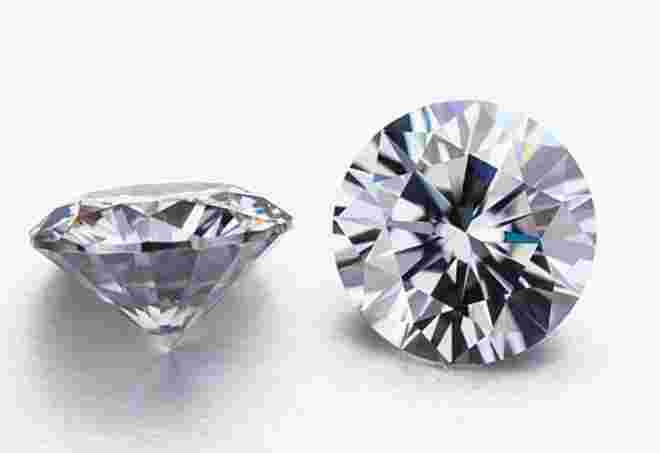 钻石和锆石有什么不同的简单介绍-第2张图片-翡翠网 钻石和锆石有什么不同的简单介绍-第2张图片-翡翠网