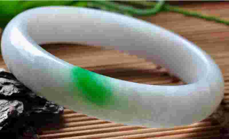 关于翡翠的基本知识大全,关于翡翠的专业知识和术语-第1张图片-翡翠网