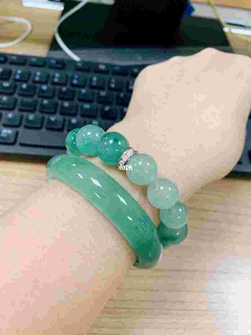 独龙玉和翡翠哪个对身体好独龙玉和翡翠-第2张图片-翡翠网 独龙玉和翡翠哪个对身体好独龙玉和翡翠-第2张图片-翡翠网