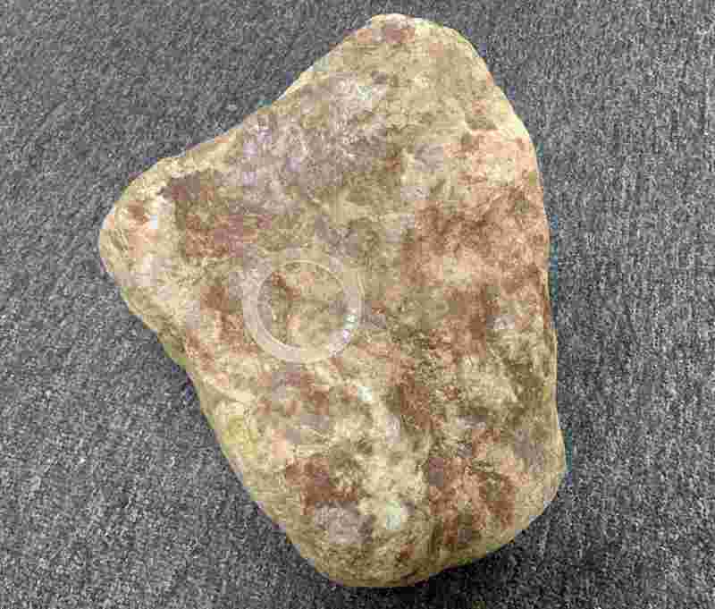 常见的翡翠原石处理方法,解翡翠原石-第2张图片-翡翠网 常见的翡翠原石处理方法,解翡翠原石-第2张图片-翡翠网