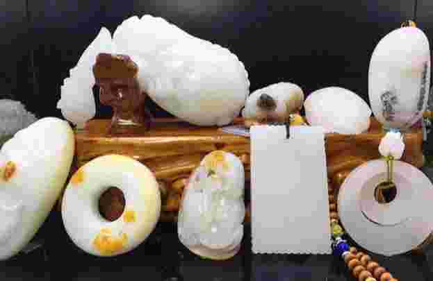 想把翡翠卖掉哪里可以收,玉石鉴定专家免费-第2张图片-翡翠网