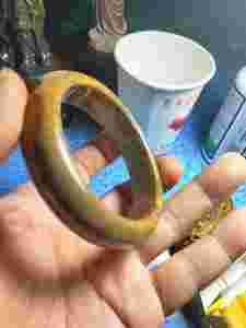 独龙玉为什么便宜,独龙玉高冰飘花手镯多少钱-第2张图片-翡翠网