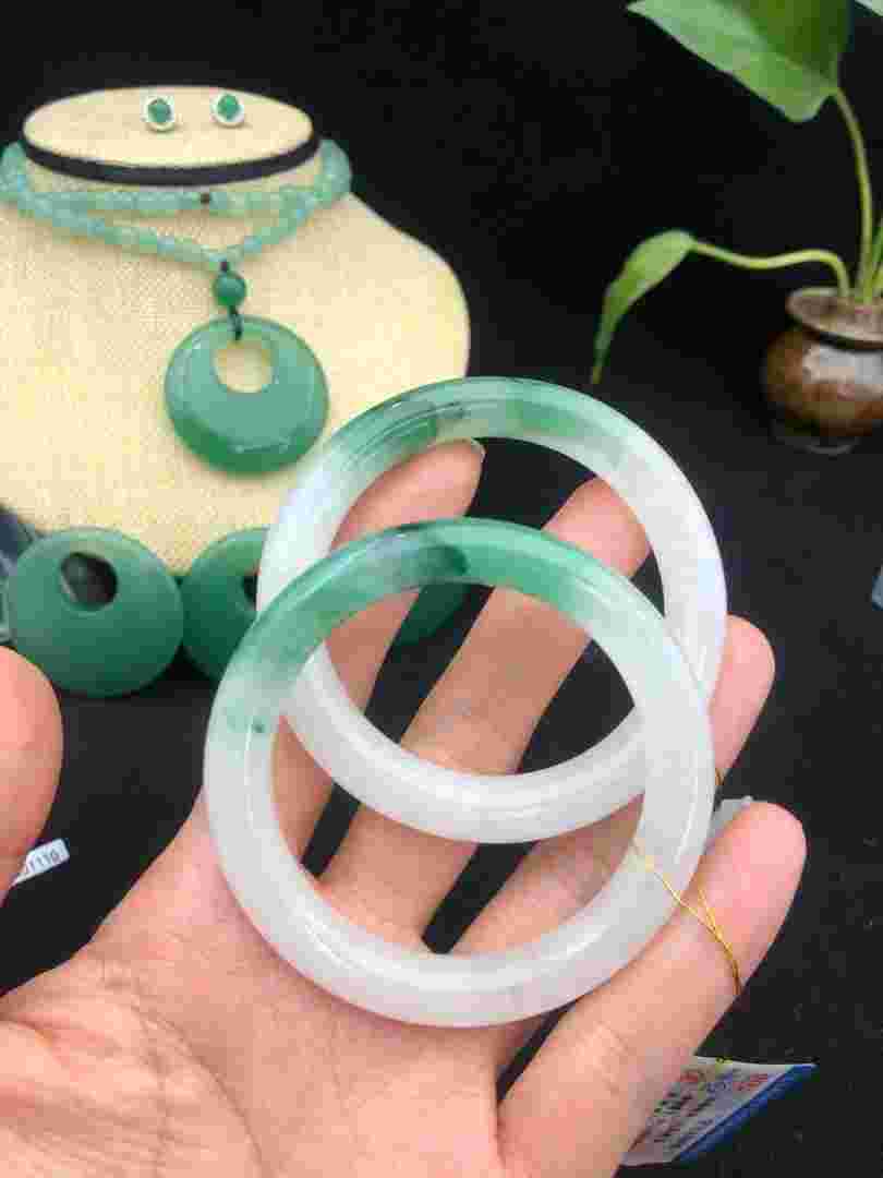 为什么不建议买独龙玉独龙玉是啥玉-第2张图片-翡翠网 为什么不建议买独龙玉独龙玉是啥玉-第2张图片-翡翠网