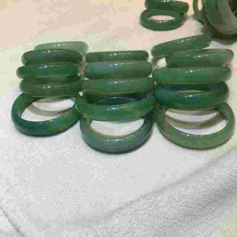 为什么不建议买独龙玉独龙玉是啥玉-第1张图片-翡翠网 为什么不建议买独龙玉独龙玉是啥玉-第1张图片-翡翠网