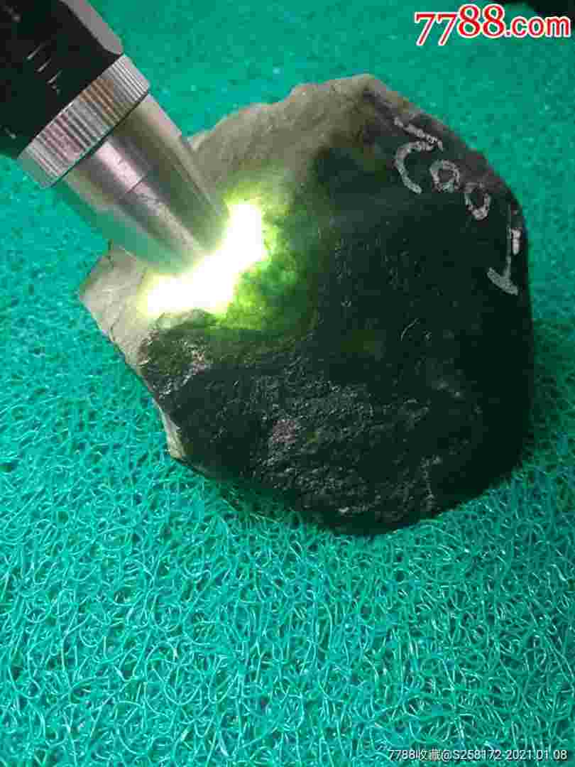 翡翠原石回收公司,翡翠回收公司联系方式-第1张图片-翡翠网 翡翠原石回收公司,翡翠回收公司联系方式-第1张图片-翡翠网