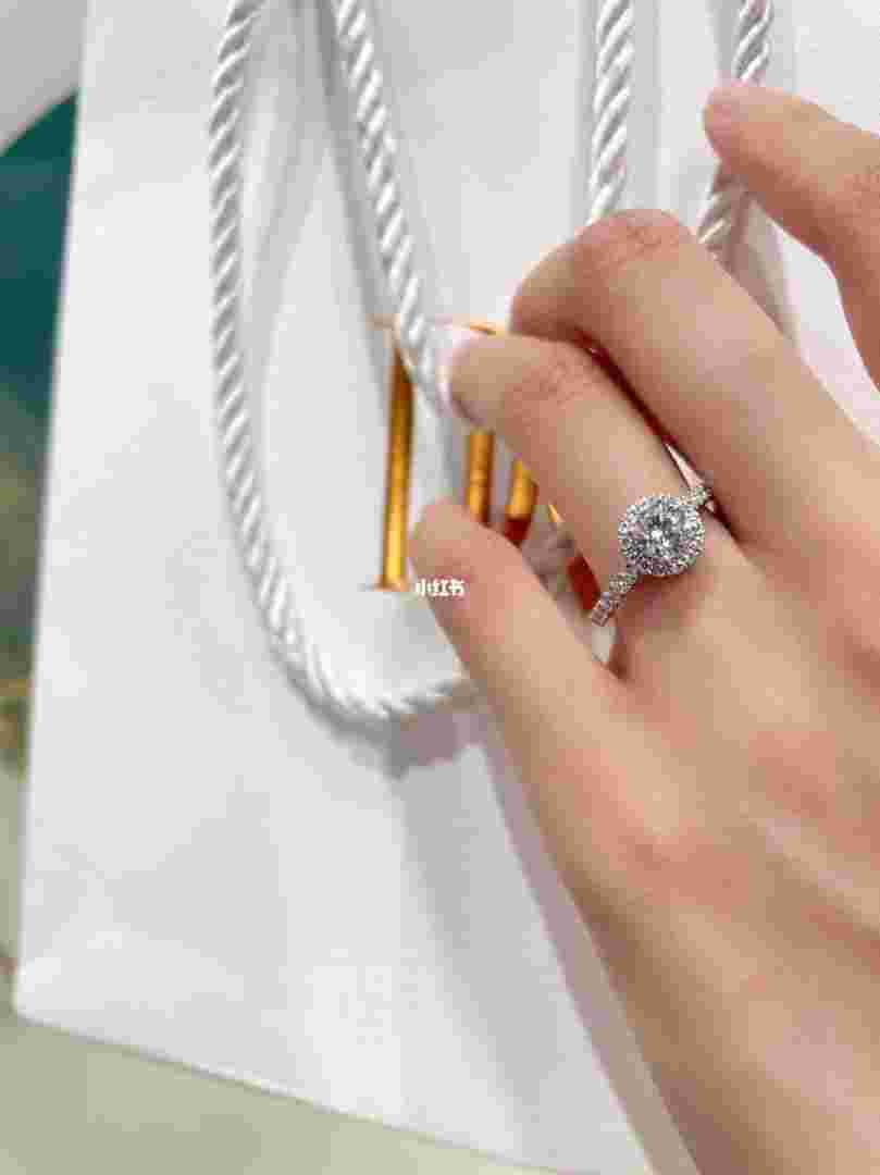 100万以上的钻戒有哪些,100万以上的钻戒有哪些品牌-第1张图片-翡翠网