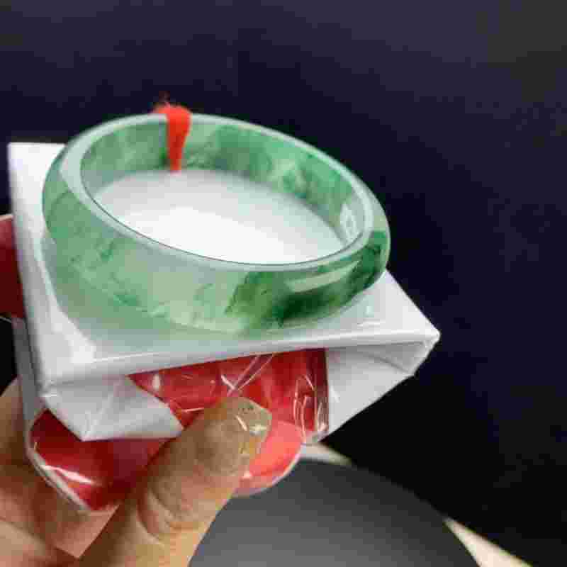 独龙玉值钱吗?独龙玉的功效与作用-第2张图片-翡翠网