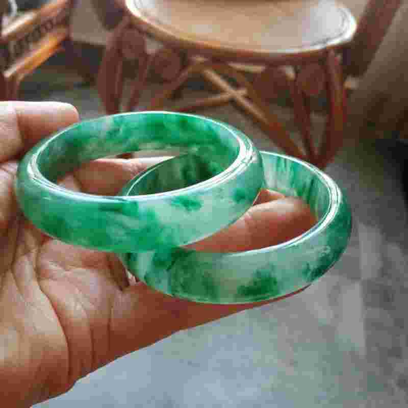 独龙玉和翡翠的区别哪个好一点独龙玉和翡翠的区别哪个好-第1张图片-翡翠网 独龙玉和翡翠的区别哪个好一点独龙玉和翡翠的区别哪个好-第1张图片-翡翠网