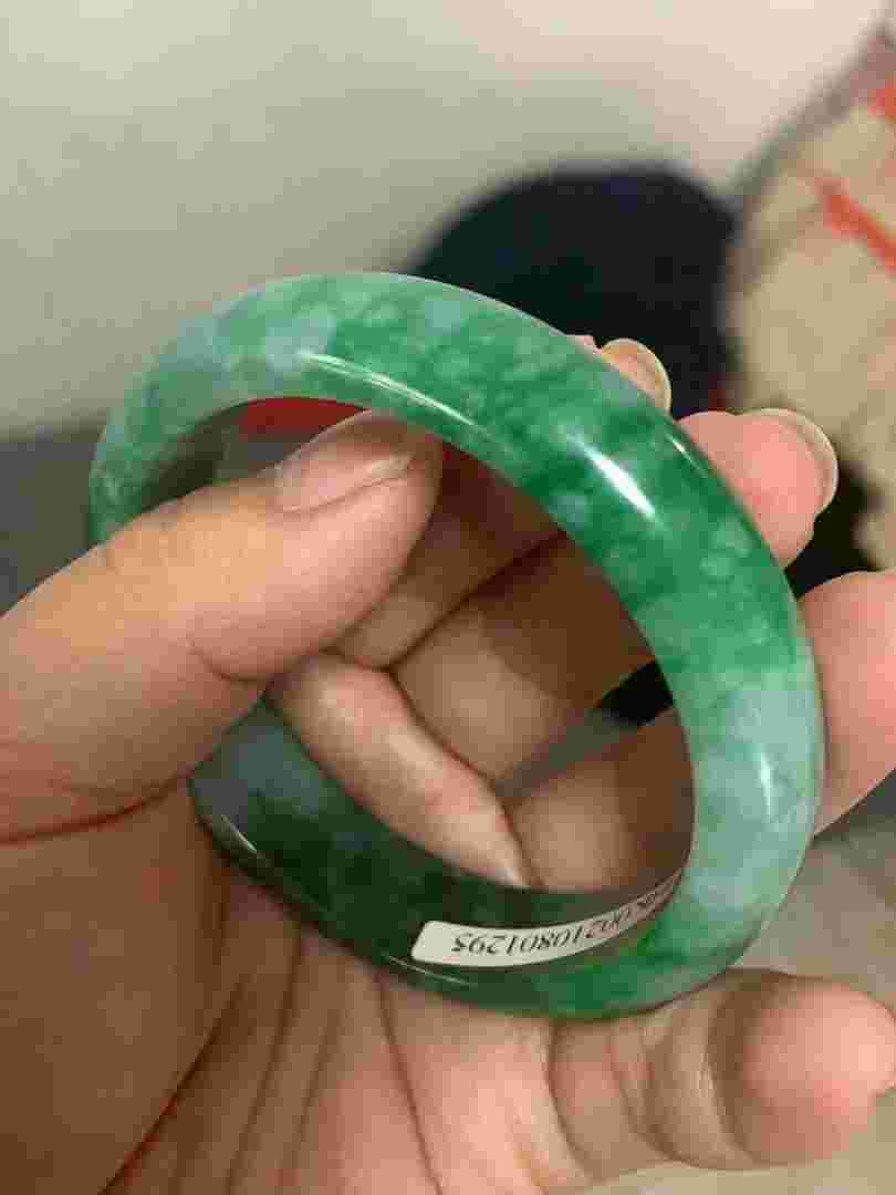 鉴定翡翠手镯去哪里,鉴定翡翠手镯去哪里鉴定好-第2张图片-翡翠网