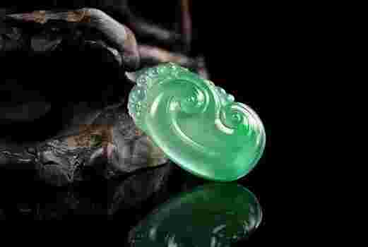 翡翠知识看谁的好处,翡翠重要的是看什么才是好-第2张图片-翡翠网