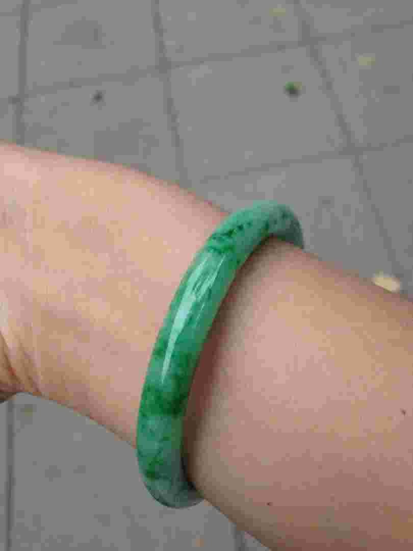 小价位翡翠手镯图片,小价位翡翠手镯图片大全-第2张图片-翡翠网 小价位翡翠手镯图片,小价位翡翠手镯图片大全-第2张图片-翡翠网