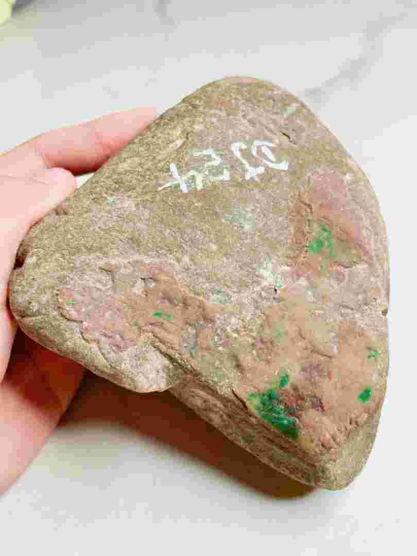 翡翠原石的鉴别方法视频教程,翡翠原石的鉴别方法-第2张图片-翡翠网