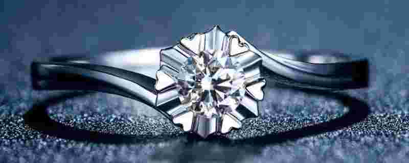如何辨别钻石戒指真假最简单的方法怎样辨别钻石戒指的真假-第2张图片-翡翠网 如何辨别钻石戒指真假最简单的方法怎样辨别钻石戒指的真假-第2张图片-翡翠网