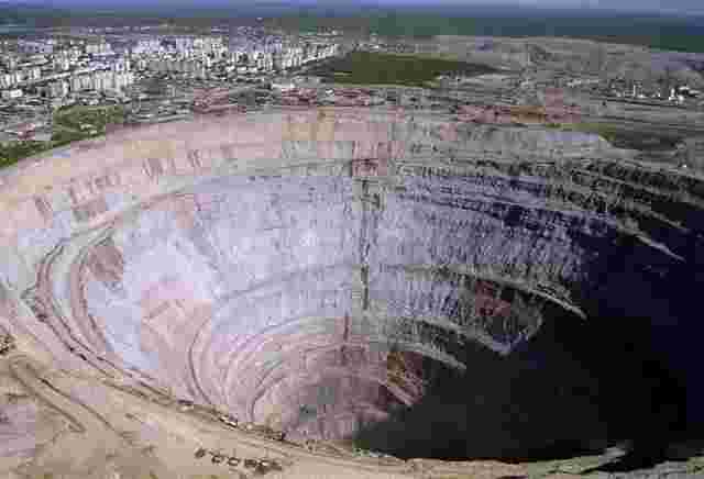 主角在美国挖到钻石小说,主角在美国挖到钻石小说名字-第1张图片-翡翠网 主角在美国挖到钻石小说,主角在美国挖到钻石小说名字-第1张图片-翡翠网