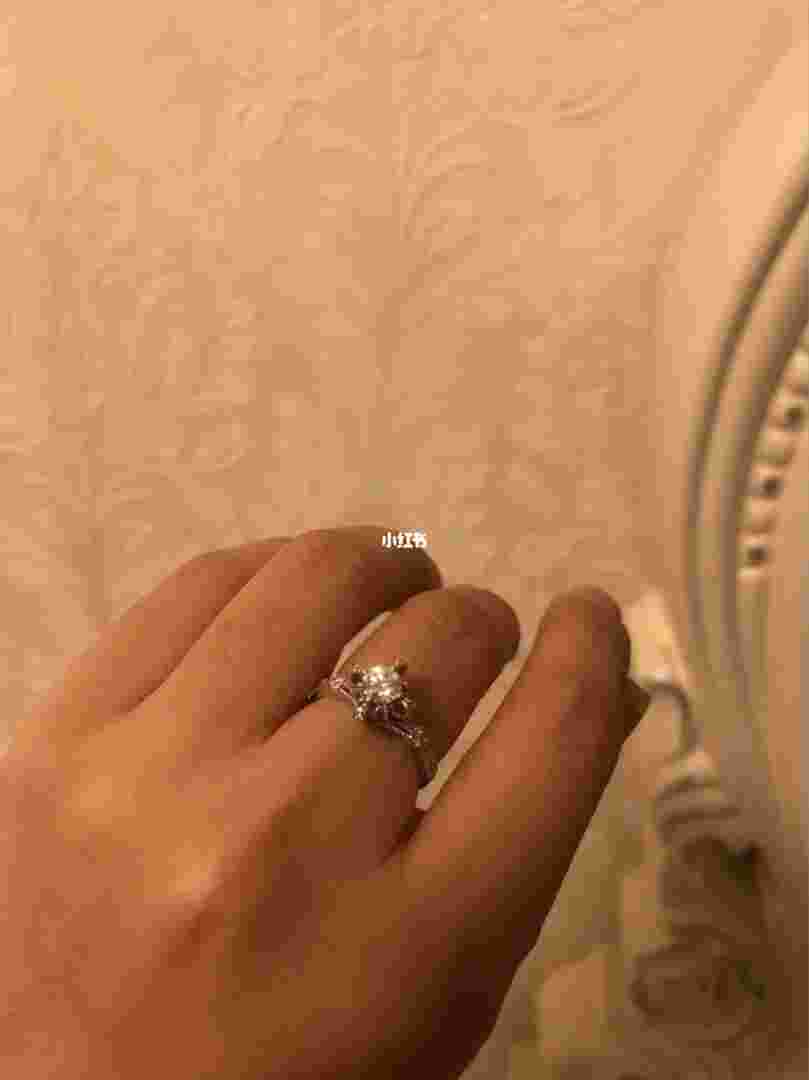 钻戒买什么牌子好性价比最高注意些什么?钻戒买什么牌子好性价比最高-第2张图片-翡翠网 钻戒买什么牌子好性价比最高注意些什么?钻戒买什么牌子好性价比最高-第2张图片-翡翠网