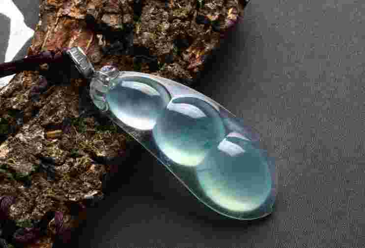 了解翡翠的相关知识,有关系翡翠的知识-第1张图片-翡翠网 了解翡翠的相关知识,有关系翡翠的知识-第1张图片-翡翠网