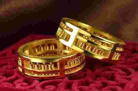 黄金戒指款式寓意大全黄金戒指款式-第2张图片-翡翠网
