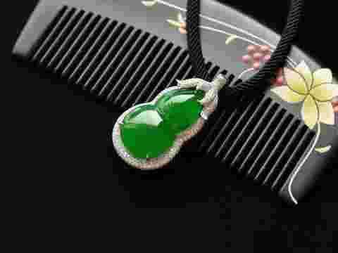 益阳翡翠哪里可以加工,益阳翡翠玉鉴别知识-第2张图片-翡翠网 益阳翡翠哪里可以加工,益阳翡翠玉鉴别知识-第2张图片-翡翠网