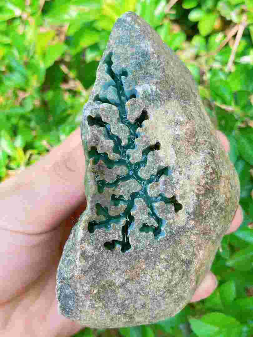 翡翠原石在哪里可以捡,翡翠原石在哪里可以捡到-第2张图片-翡翠网 翡翠原石在哪里可以捡,翡翠原石在哪里可以捡到-第2张图片-翡翠网