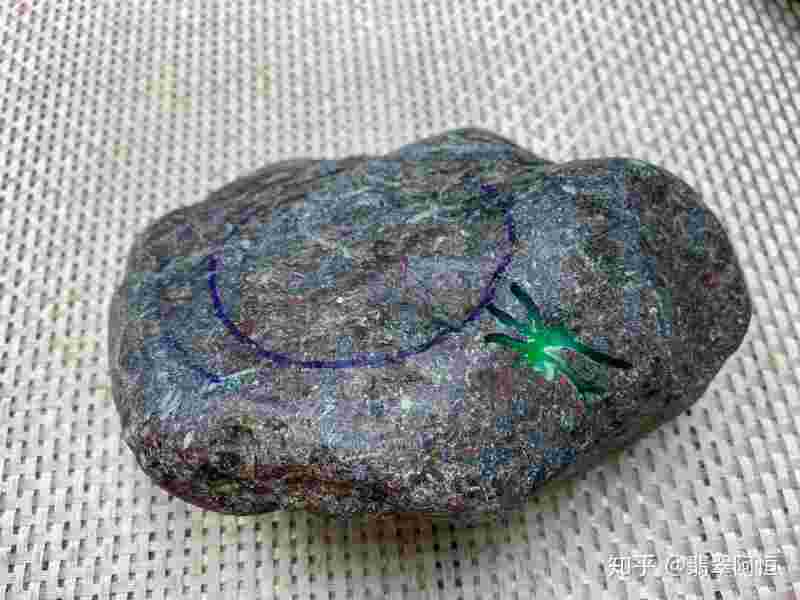 翡翠原石鉴别好坏的方法,翡翠原石鉴别好坏-第1张图片-翡翠网