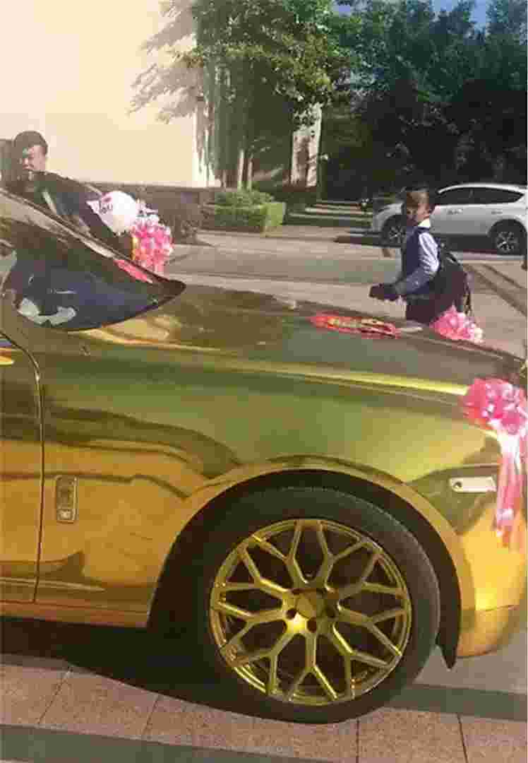 劳斯莱斯黄金车是谁的劳斯莱斯黄金车-第1张图片-翡翠网