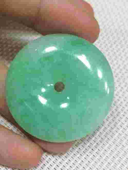 翡翠a货与俗称a货有什么区别,翡翠a货的区别专业知识-第1张图片-翡翠网 翡翠a货与俗称a货有什么区别,翡翠a货的区别专业知识-第1张图片-翡翠网