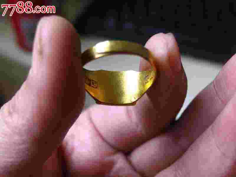 关于老凤祥女士黄金戒指图片及价格的信息-第2张图片-翡翠网