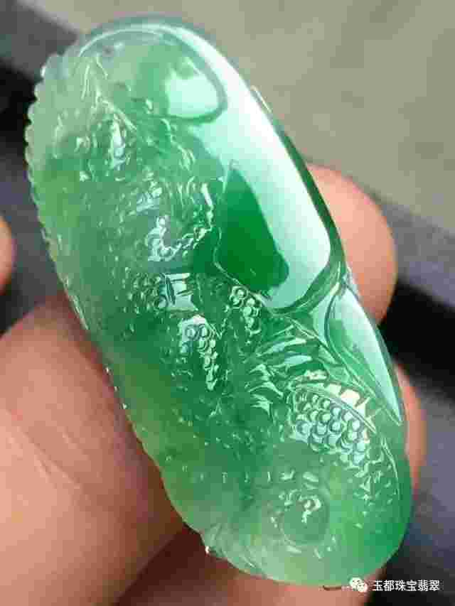 玉石翡翠的基本知识大全玉石翡翠知识大全-第1张图片-翡翠网