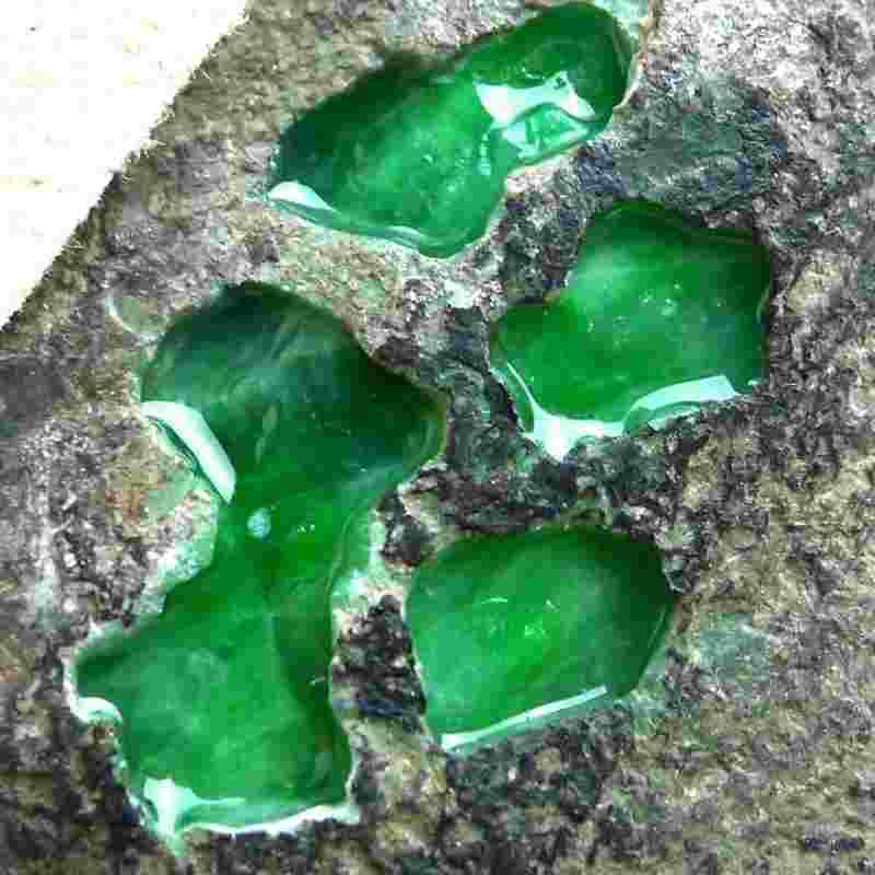 怎样分辨翡翠原石真假怎样分辨翡翠原石真假视频-第2张图片-翡翠网 怎样分辨翡翠原石真假怎样分辨翡翠原石真假视频-第2张图片-翡翠网