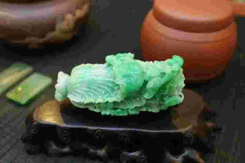 翡翠的知识点大全,100种翡翠的知识-第1张图片-翡翠网 翡翠的知识点大全,100种翡翠的知识-第1张图片-翡翠网