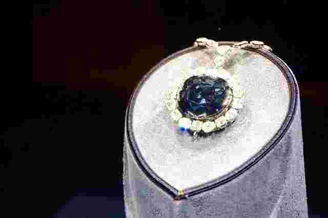 世界十大被诅咒过的钻石五大被诅咒的钻石-第1张图片-翡翠网