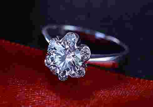 40分钻戒回收价格202117000元40分钻戒回收多少钱-第1张图片-翡翠网 40分钻戒回收价格202117000元40分钻戒回收多少钱-第1张图片-翡翠网