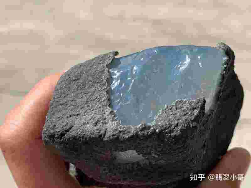 翡翠原石鉴别方法视频,翡翠原石鉴别方法-第1张图片-翡翠网 翡翠原石鉴别方法视频,翡翠原石鉴别方法-第1张图片-翡翠网