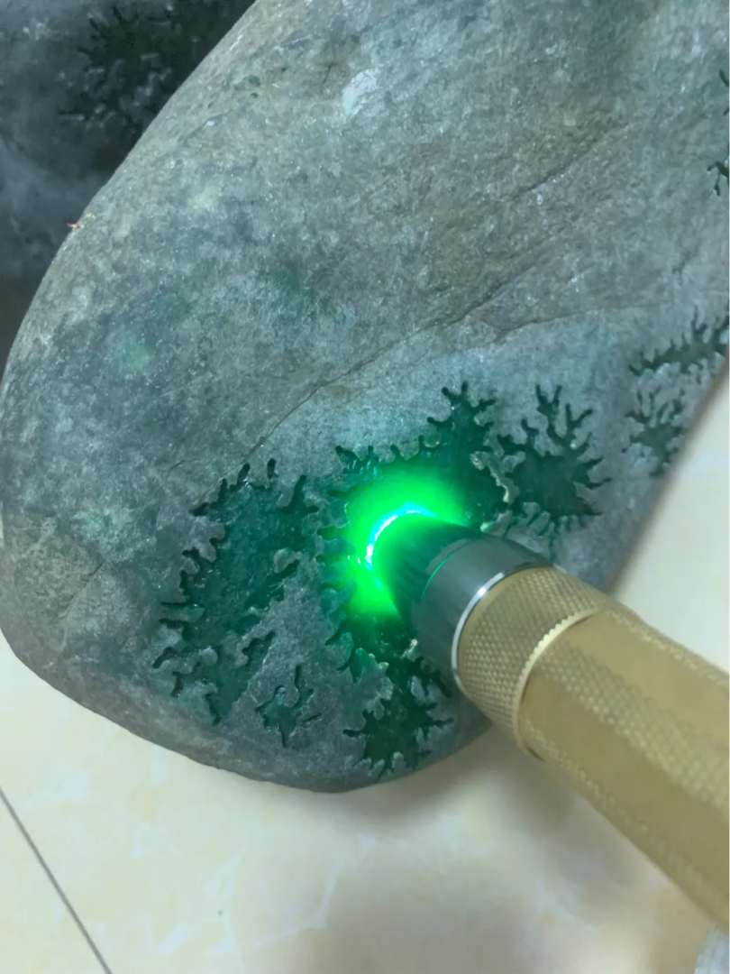 翡翠原石鉴别方法视频,翡翠原石鉴别方法-第2张图片-翡翠网 翡翠原石鉴别方法视频,翡翠原石鉴别方法-第2张图片-翡翠网