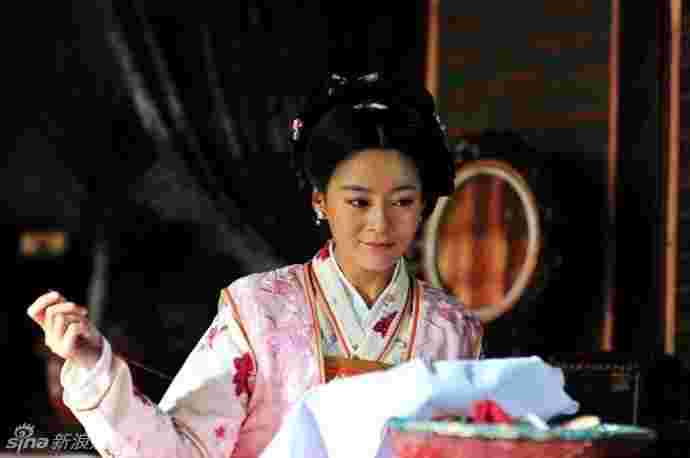 金耳环电视剧百度云,电视剧金耳环百度云资源-第1张图片-翡翠网 金耳环电视剧百度云,电视剧金耳环百度云资源-第1张图片-翡翠网